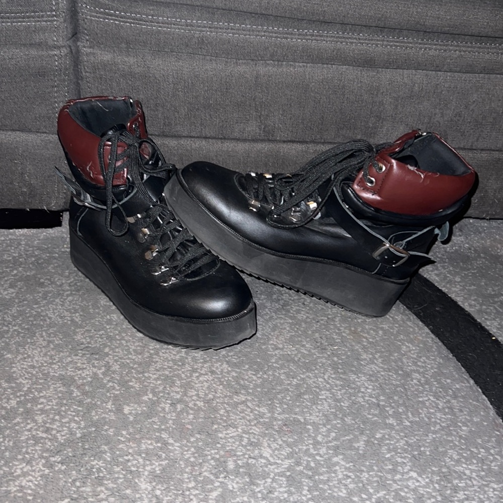 ❌SOLD❌ Steve Madden Platform Boots